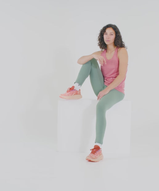Charger la vidéo : Chaussures de Trail femme Aeroglide 2 Salomon rose camo