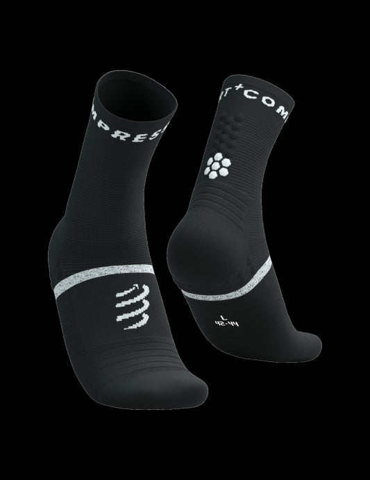 Chaussettes Compressport Pro Marathon socks noir et blanches