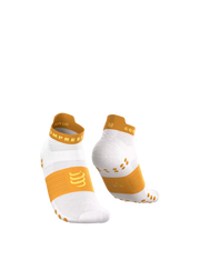 Chaussettes Compressport Pro Racing Socks basses v4.0 blanc et jaune soleil