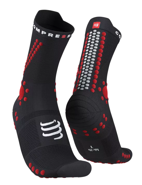 Chaussettes Compressport Pro Racing Socks V4.0 trail noir et rouge