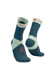 Chaussettes Compressport Ultra-trail Socks hautes vert d'eau